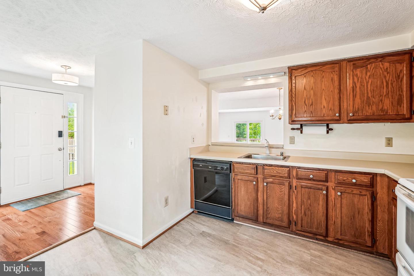 44049 FERNCLIFF TER, ASHBURN, Virginia 20147, 3 Bedrooms Bedrooms, ,2 BathroomsBathrooms,Residential,For sale,44049 FERNCLIFF TER,VALO2100130 MLS # VALO2100130