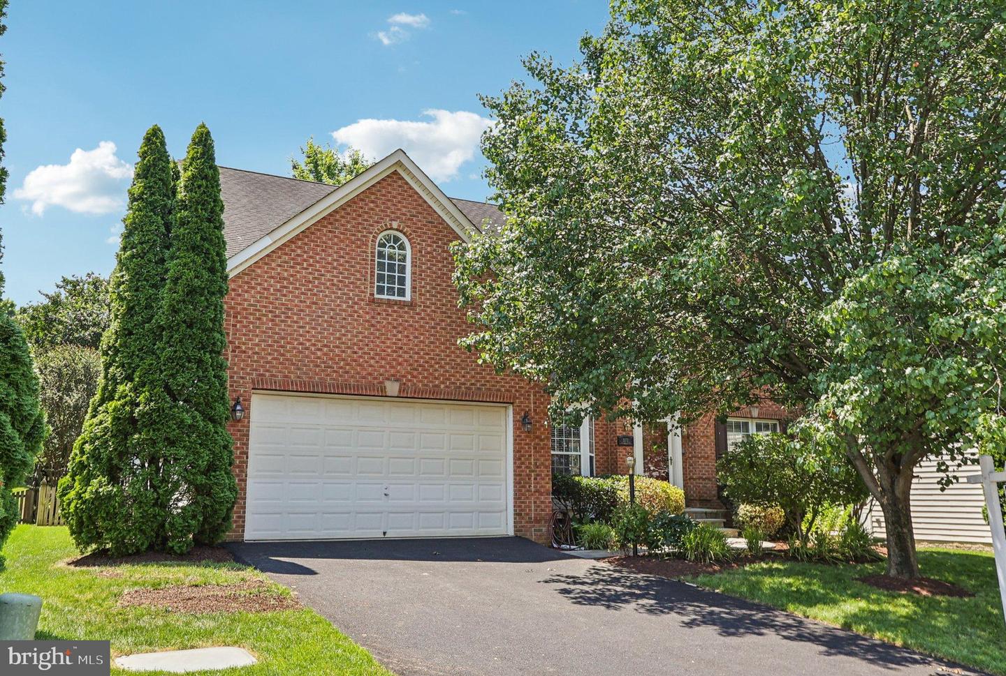 5570 LA VISTA DR, ALEXANDRIA, Virginia 22310, 5 Bedrooms Bedrooms, ,4 BathroomsBathrooms,Residential,For sale,5570 LA VISTA DR,VAFX2249092 MLS # VAFX2249092