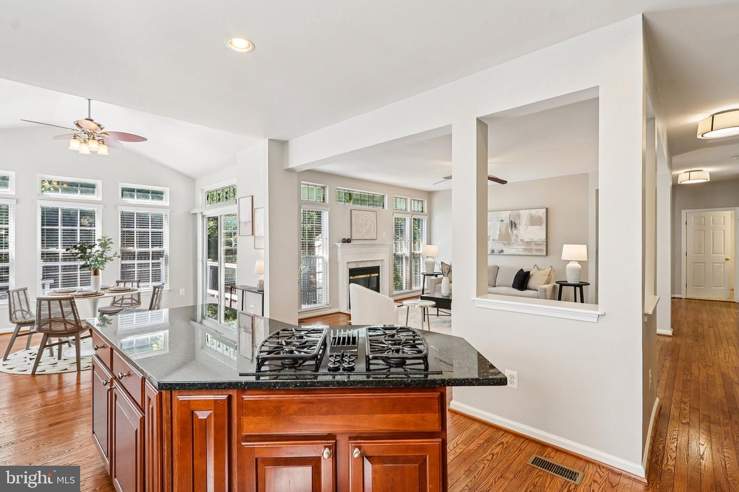 5570 LA VISTA DR, ALEXANDRIA, Virginia 22310, 5 Bedrooms Bedrooms, ,4 BathroomsBathrooms,Residential,For sale,5570 LA VISTA DR,VAFX2249092 MLS # VAFX2249092