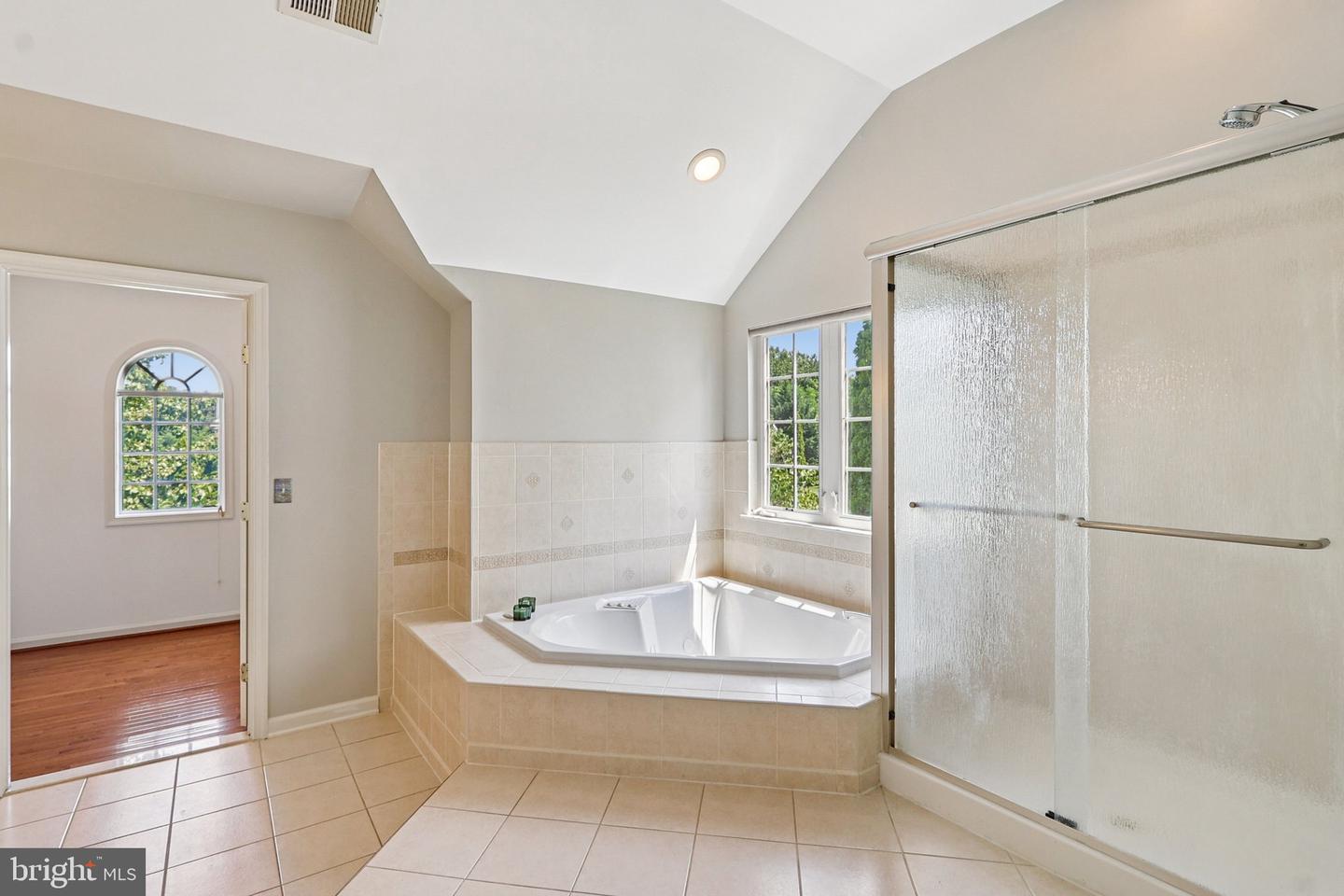 5570 LA VISTA DR, ALEXANDRIA, Virginia 22310, 5 Bedrooms Bedrooms, ,4 BathroomsBathrooms,Residential,For sale,5570 LA VISTA DR,VAFX2249092 MLS # VAFX2249092