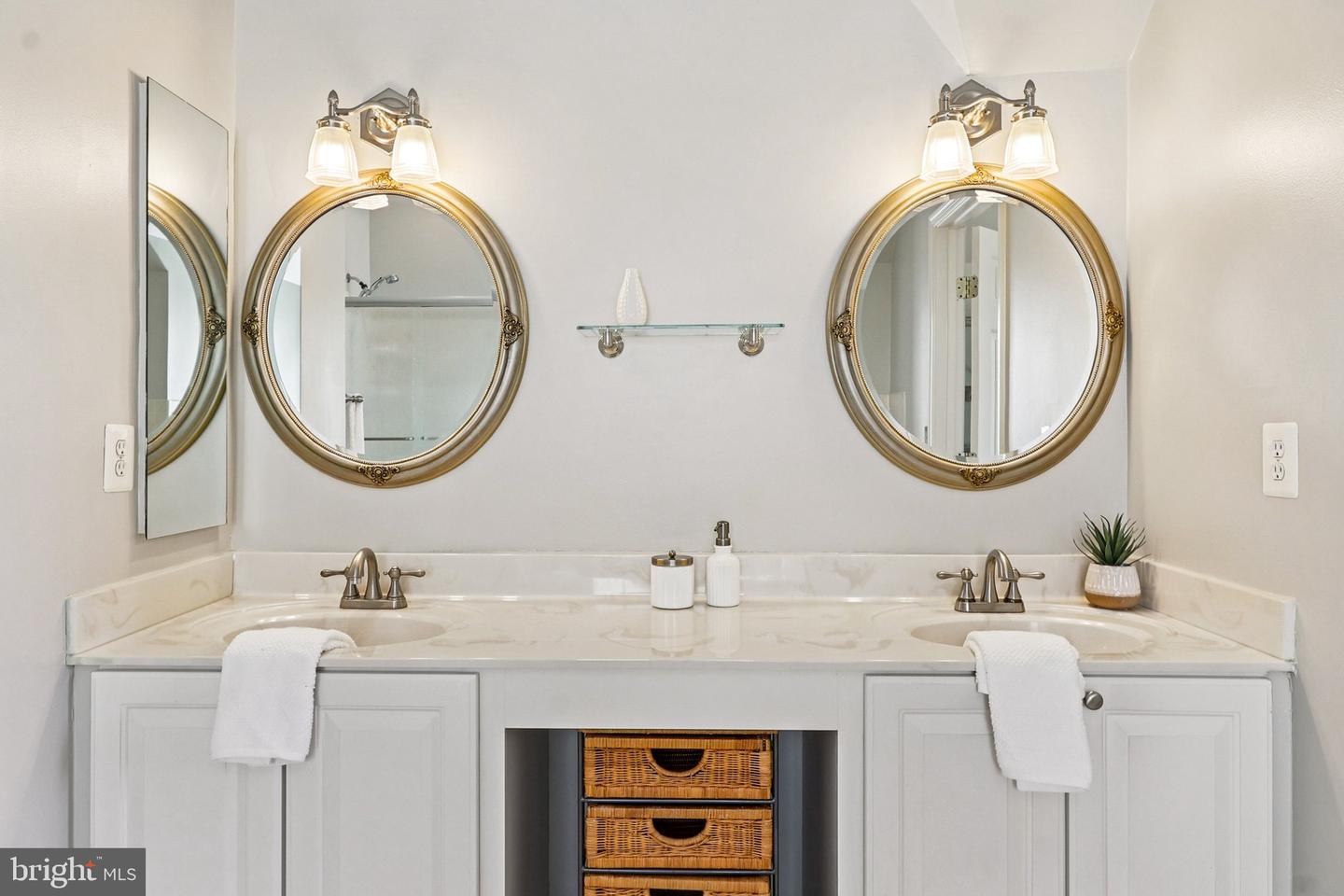 5570 LA VISTA DR, ALEXANDRIA, Virginia 22310, 5 Bedrooms Bedrooms, ,4 BathroomsBathrooms,Residential,For sale,5570 LA VISTA DR,VAFX2249092 MLS # VAFX2249092