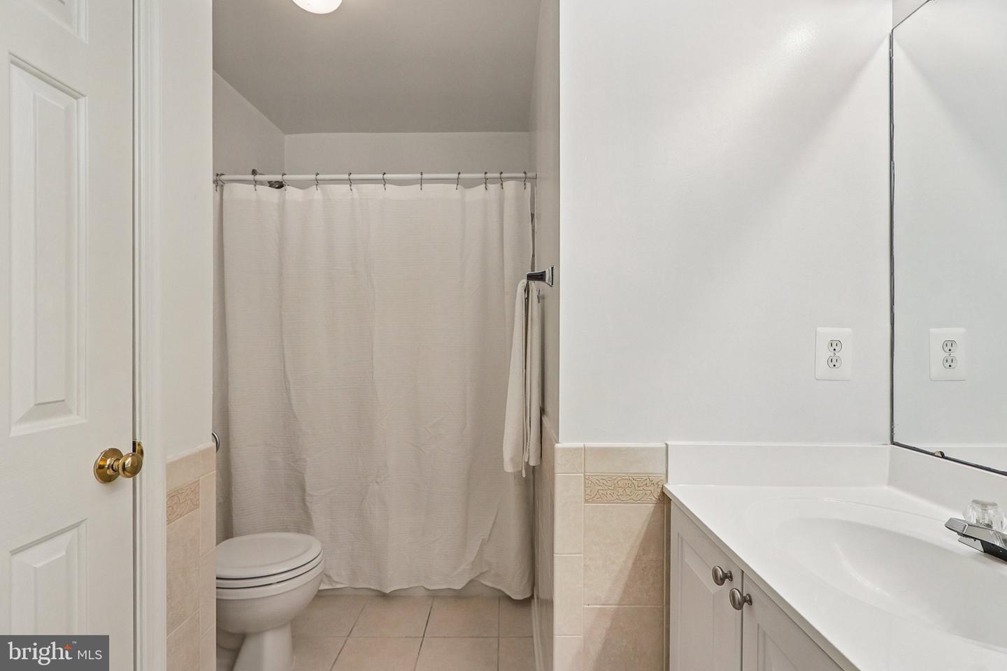 5570 LA VISTA DR, ALEXANDRIA, Virginia 22310, 5 Bedrooms Bedrooms, ,4 BathroomsBathrooms,Residential,For sale,5570 LA VISTA DR,VAFX2249092 MLS # VAFX2249092