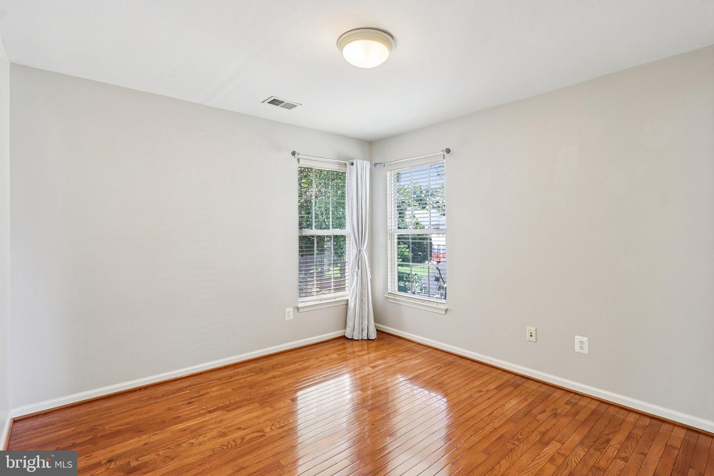 5570 LA VISTA DR, ALEXANDRIA, Virginia 22310, 5 Bedrooms Bedrooms, ,4 BathroomsBathrooms,Residential,For sale,5570 LA VISTA DR,VAFX2249092 MLS # VAFX2249092