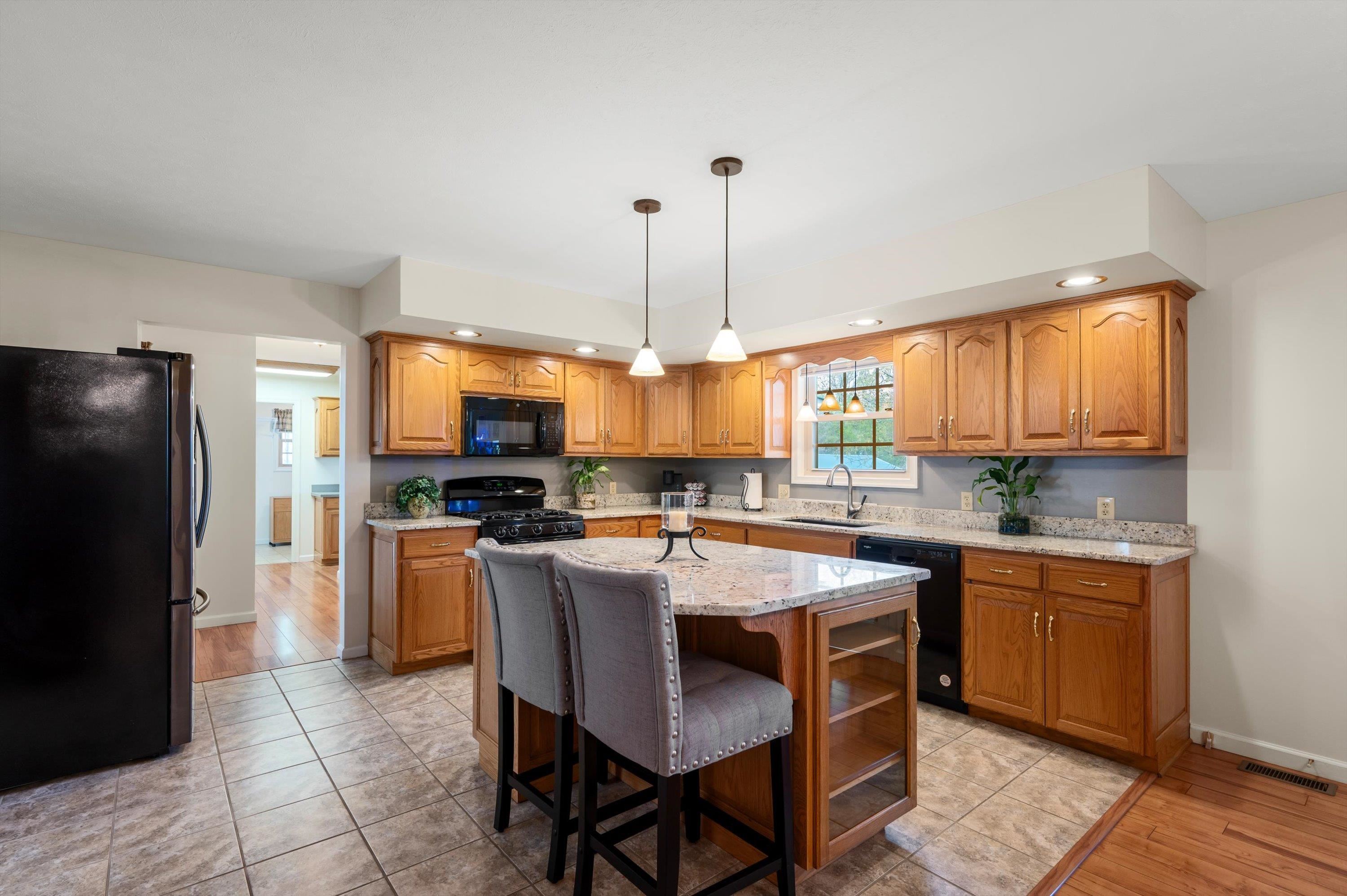 5409 SMITH CREEK RD, NEW MARKET, Virginia 22844, 3 Bedrooms Bedrooms, ,2 BathroomsBathrooms,Residential,5409 SMITH CREEK RD,666306 MLS # 666306