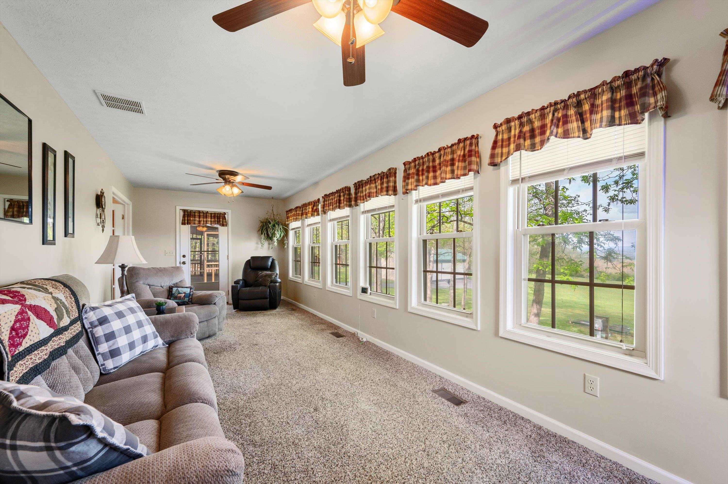 5409 SMITH CREEK RD, NEW MARKET, Virginia 22844, 3 Bedrooms Bedrooms, ,2 BathroomsBathrooms,Residential,5409 SMITH CREEK RD,666306 MLS # 666306