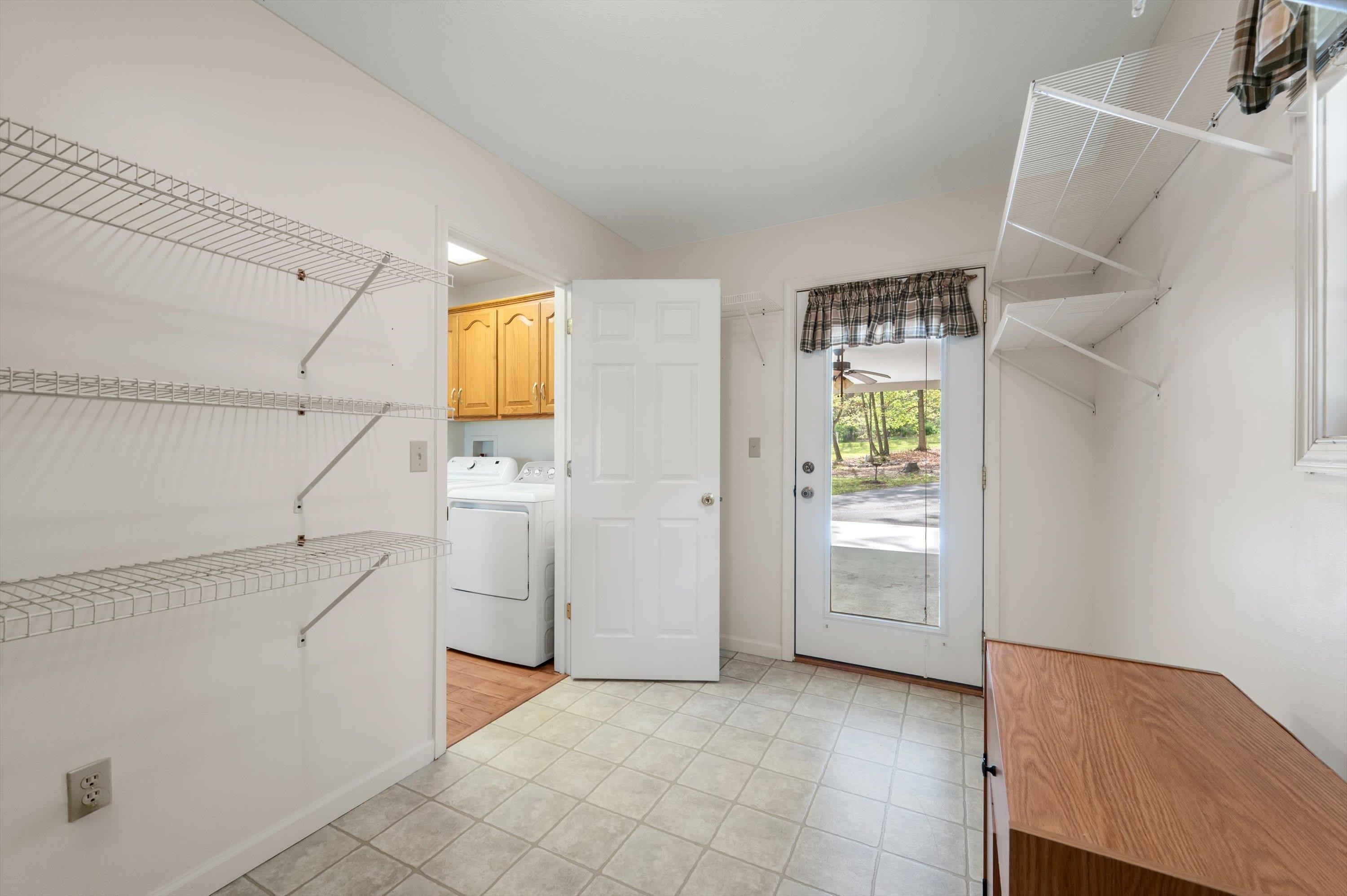 5409 SMITH CREEK RD, NEW MARKET, Virginia 22844, 3 Bedrooms Bedrooms, ,2 BathroomsBathrooms,Residential,5409 SMITH CREEK RD,666306 MLS # 666306