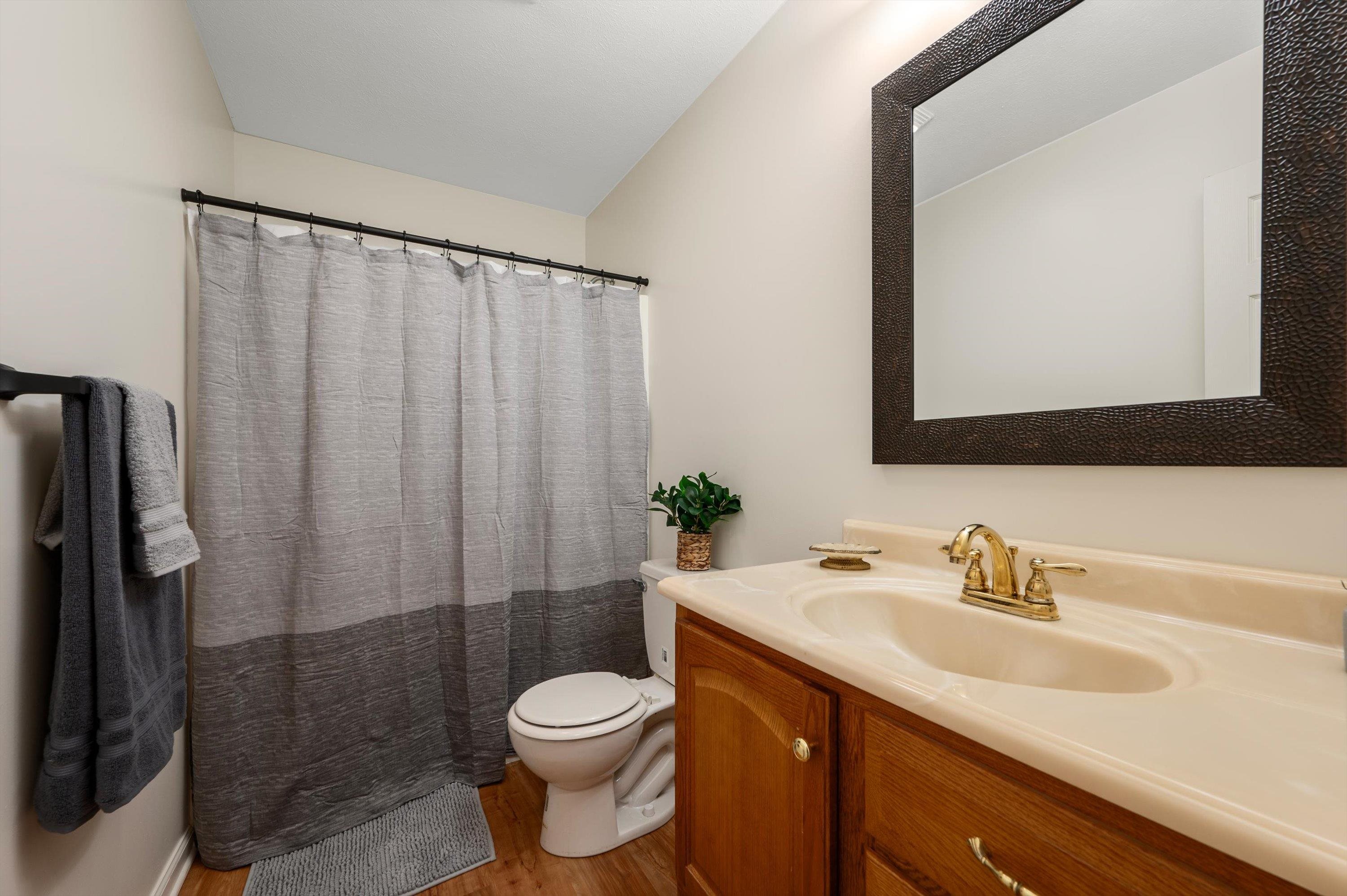 5409 SMITH CREEK RD, NEW MARKET, Virginia 22844, 3 Bedrooms Bedrooms, ,2 BathroomsBathrooms,Residential,5409 SMITH CREEK RD,666306 MLS # 666306