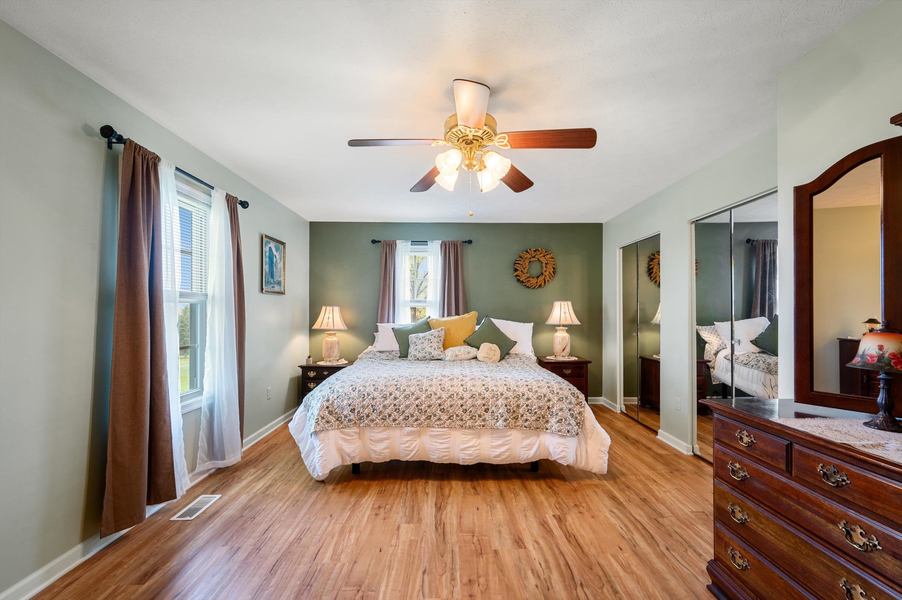 5409 SMITH CREEK RD, NEW MARKET, Virginia 22844, 3 Bedrooms Bedrooms, ,2 BathroomsBathrooms,Residential,5409 SMITH CREEK RD,666306 MLS # 666306