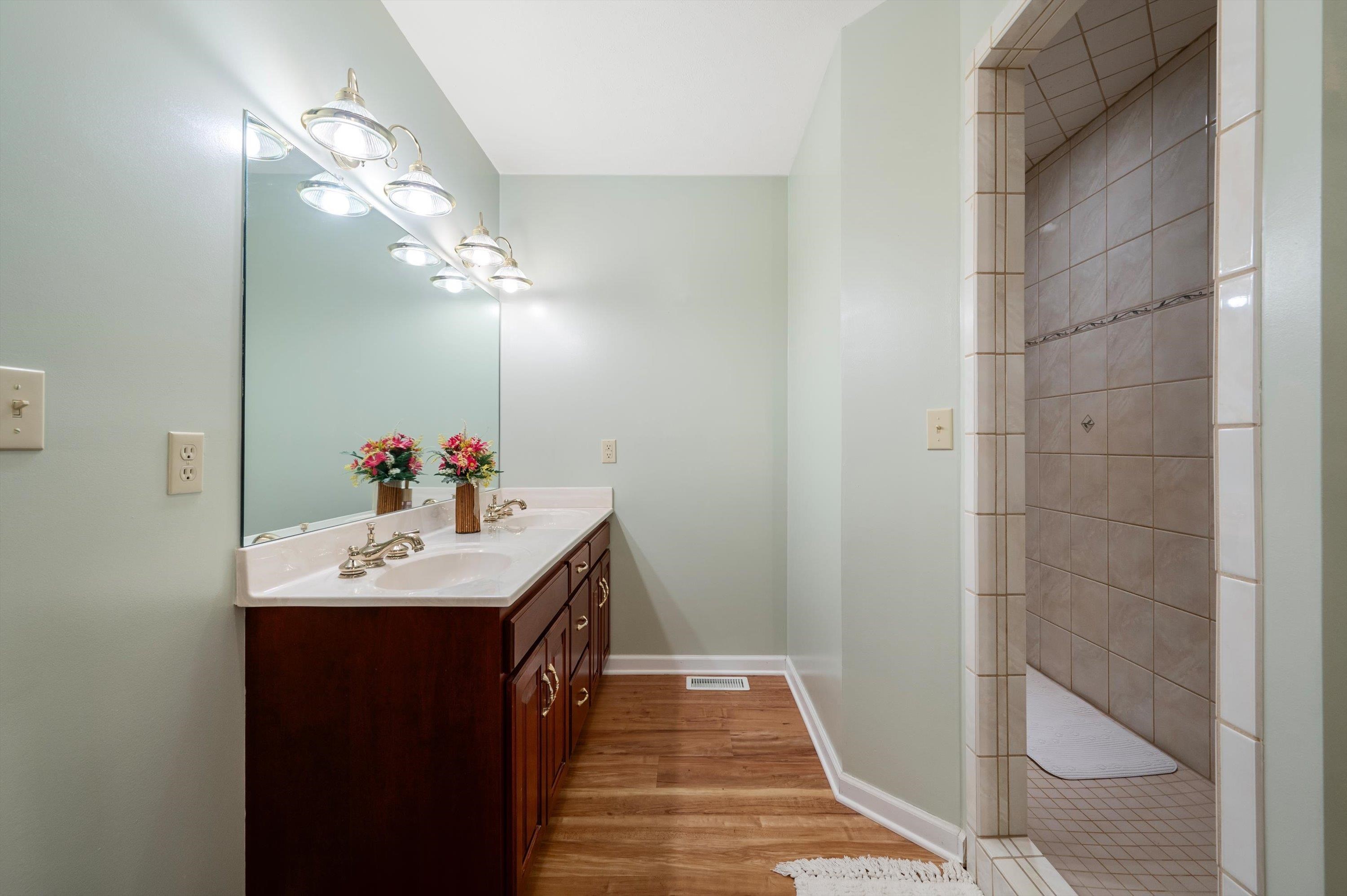 5409 SMITH CREEK RD, NEW MARKET, Virginia 22844, 3 Bedrooms Bedrooms, ,2 BathroomsBathrooms,Residential,5409 SMITH CREEK RD,666306 MLS # 666306