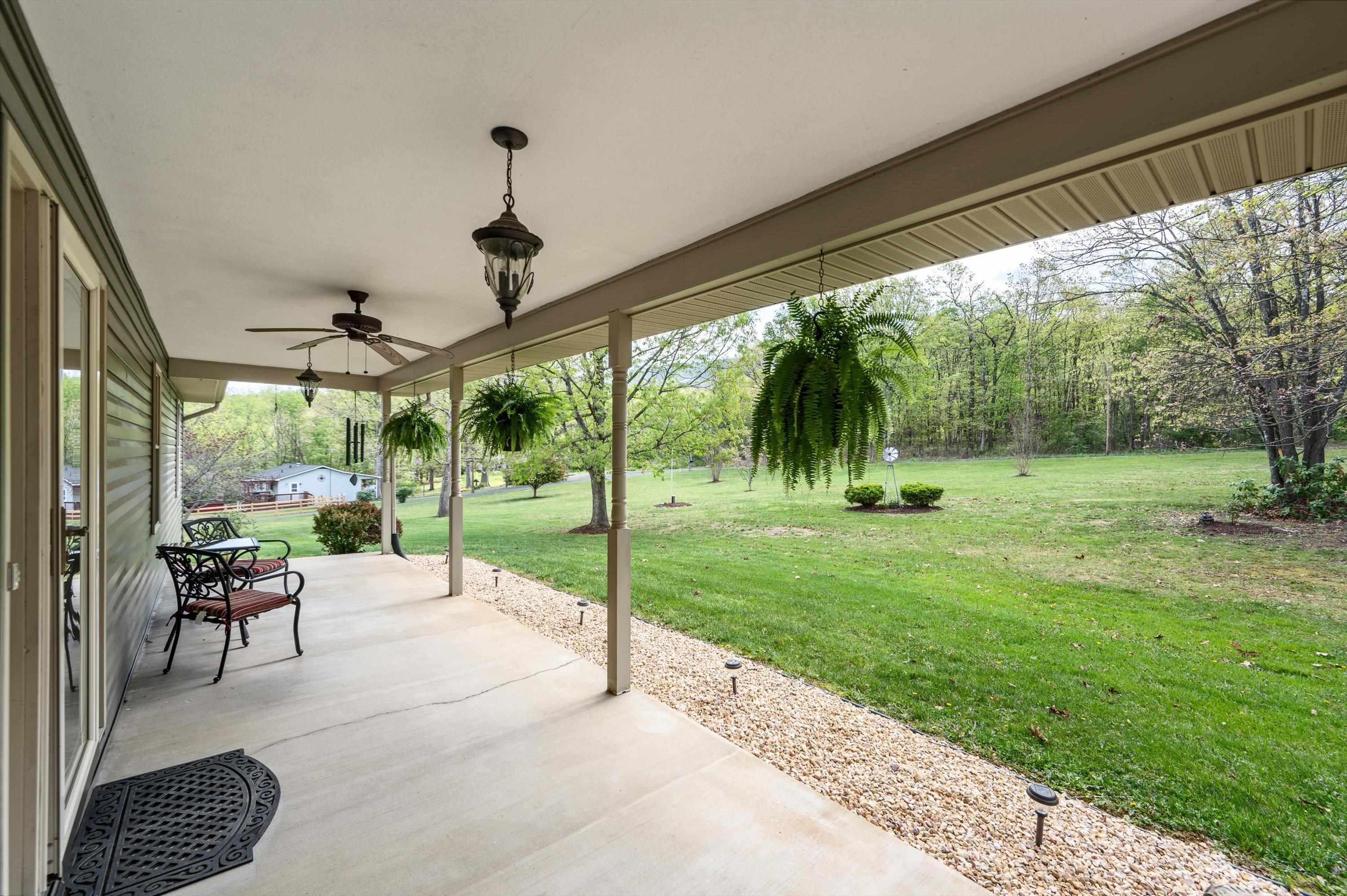 5409 SMITH CREEK RD, NEW MARKET, Virginia 22844, 3 Bedrooms Bedrooms, ,2 BathroomsBathrooms,Residential,5409 SMITH CREEK RD,666306 MLS # 666306