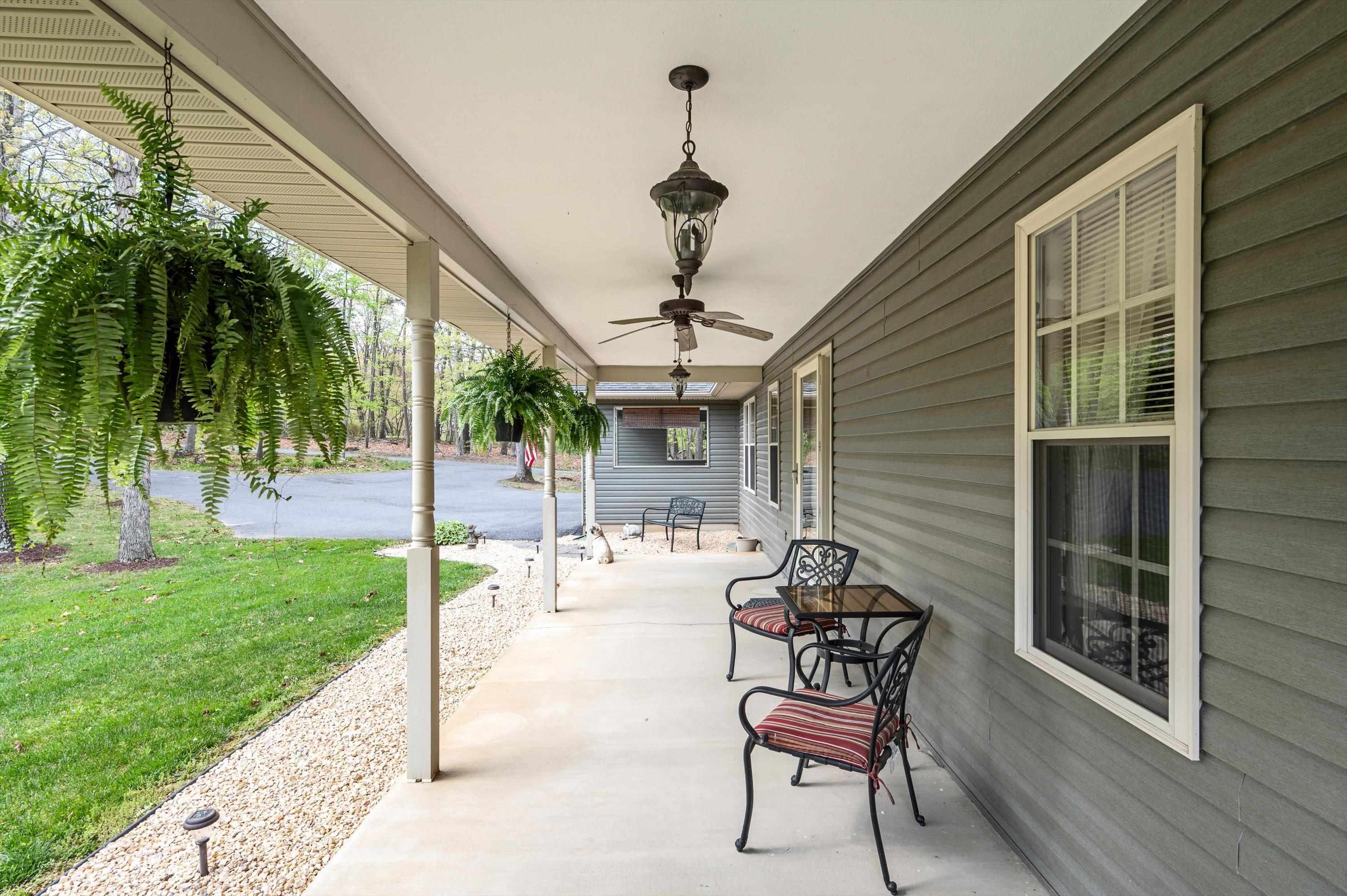 5409 SMITH CREEK RD, NEW MARKET, Virginia 22844, 3 Bedrooms Bedrooms, ,2 BathroomsBathrooms,Residential,5409 SMITH CREEK RD,666306 MLS # 666306
