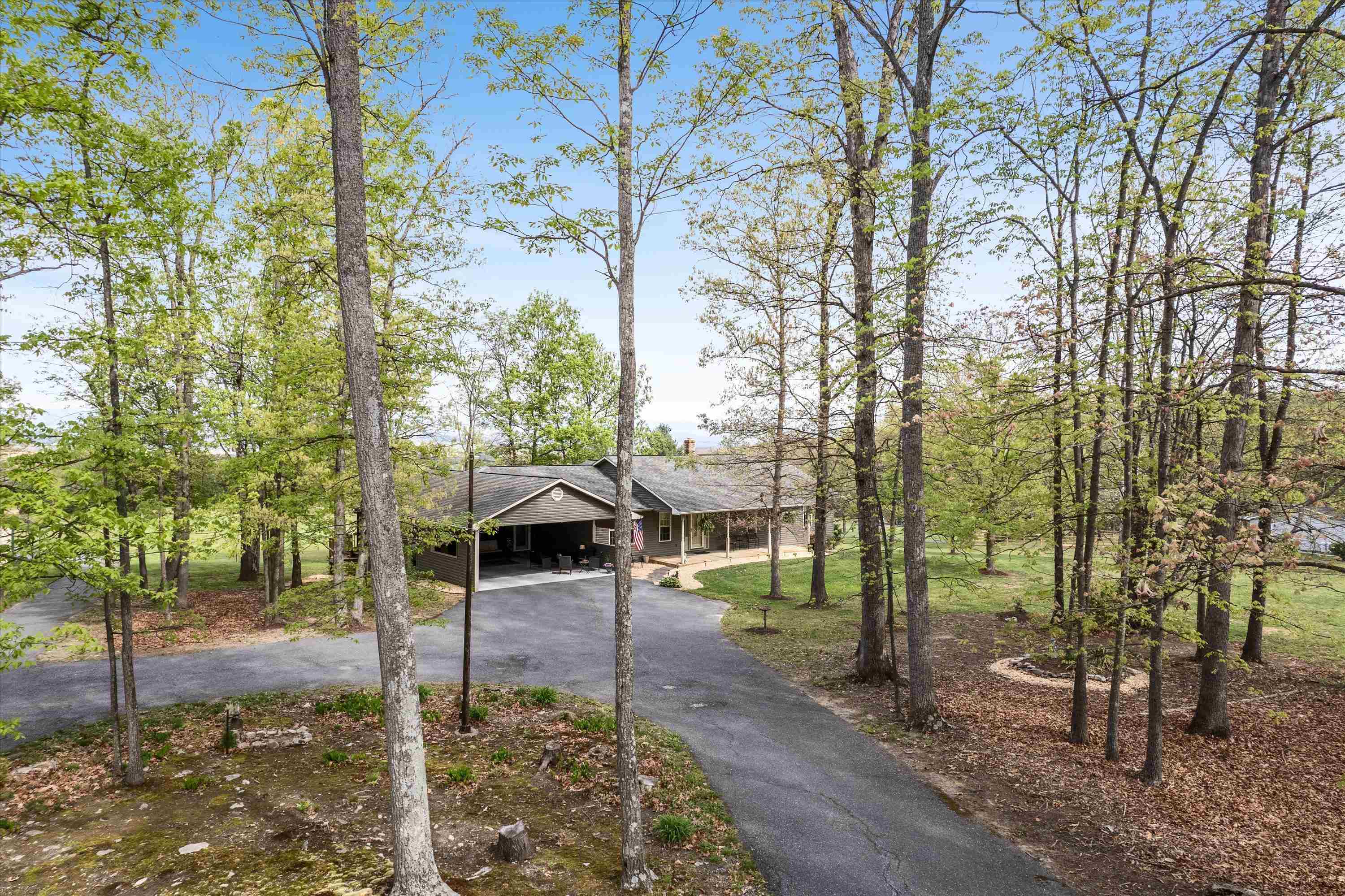 5409 SMITH CREEK RD, NEW MARKET, Virginia 22844, 3 Bedrooms Bedrooms, ,2 BathroomsBathrooms,Residential,5409 SMITH CREEK RD,666306 MLS # 666306