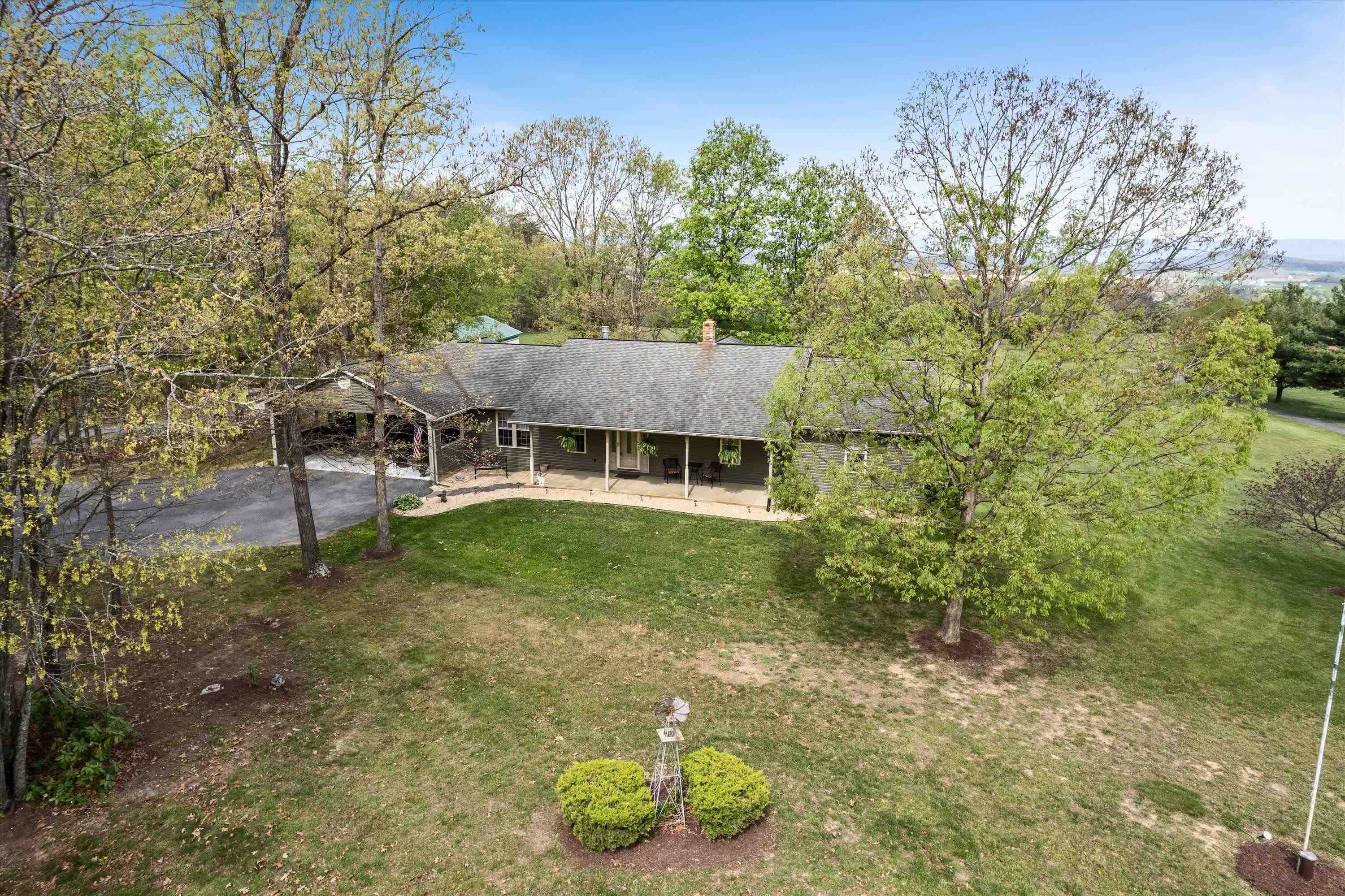 5409 SMITH CREEK RD, NEW MARKET, Virginia 22844, 3 Bedrooms Bedrooms, ,2 BathroomsBathrooms,Residential,5409 SMITH CREEK RD,666306 MLS # 666306