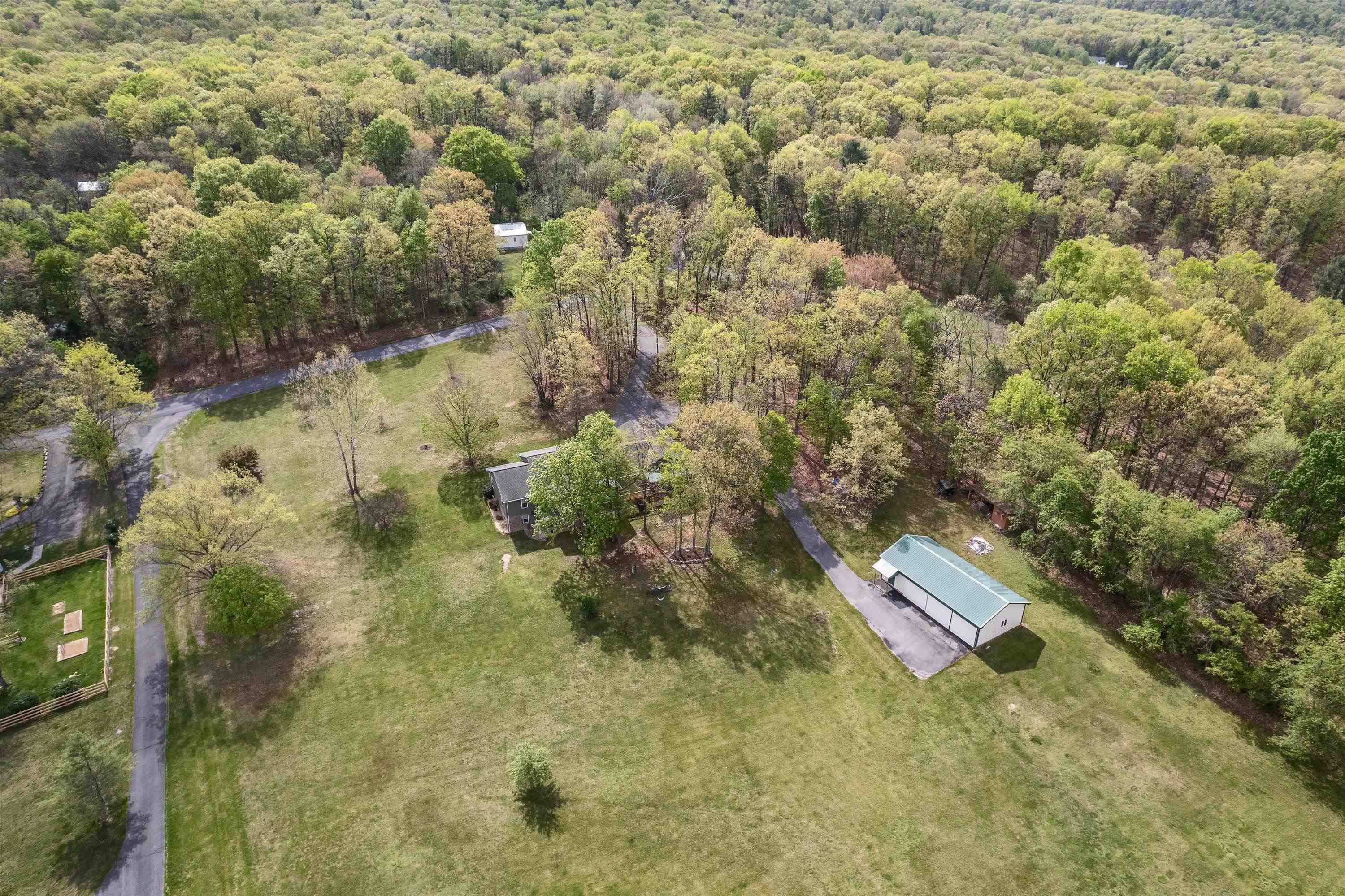 5409 SMITH CREEK RD, NEW MARKET, Virginia 22844, 3 Bedrooms Bedrooms, ,2 BathroomsBathrooms,Residential,5409 SMITH CREEK RD,666306 MLS # 666306