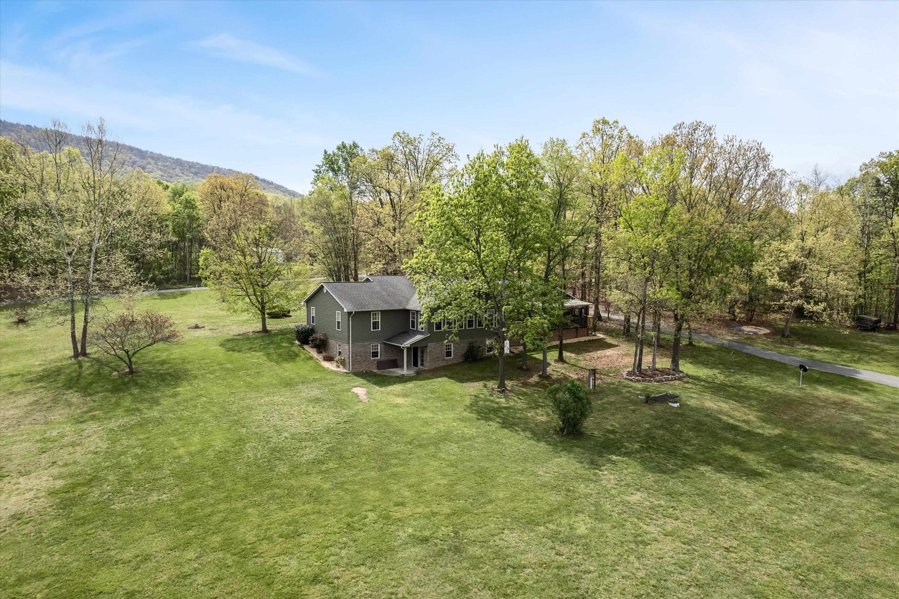 5409 SMITH CREEK RD, NEW MARKET, Virginia 22844, 3 Bedrooms Bedrooms, ,2 BathroomsBathrooms,Residential,5409 SMITH CREEK RD,666306 MLS # 666306