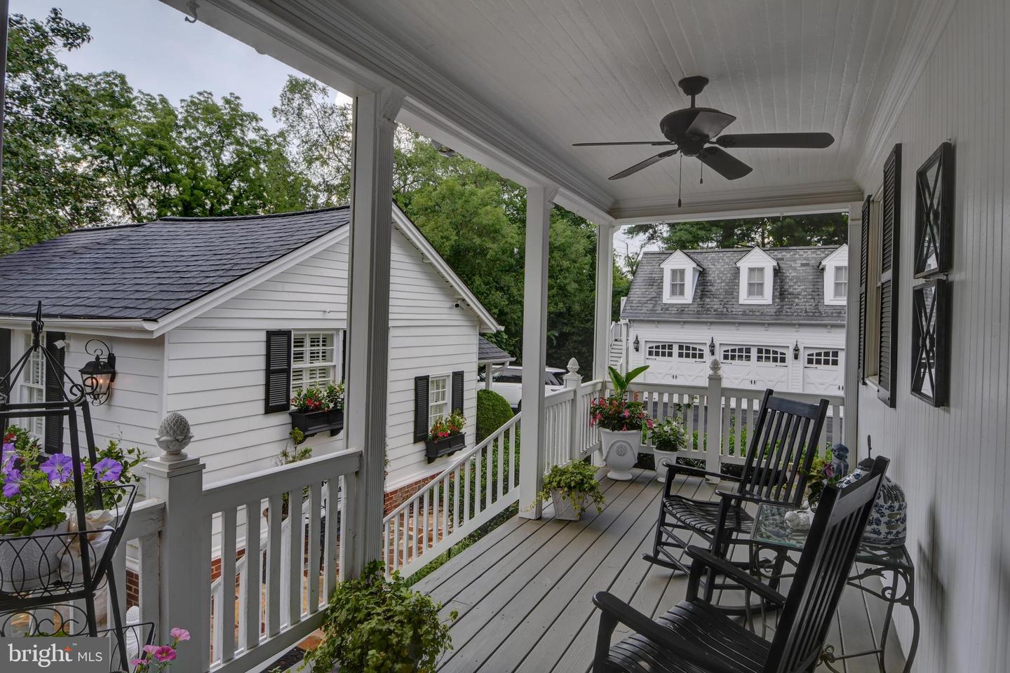 3634 CHAIN BRIDGE RD, FAIRFAX, Virginia 22030, 4 Bedrooms Bedrooms, ,4 BathroomsBathrooms,Residential,For sale,3634 CHAIN BRIDGE RD,VAFC2006512 MLS # VAFC2006512
