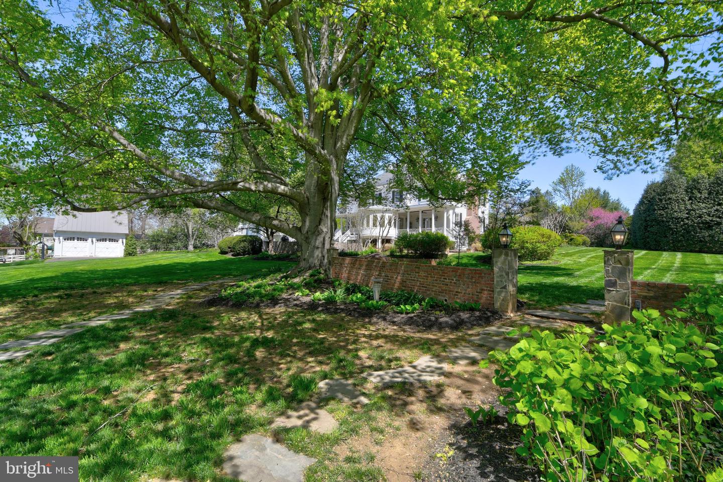 3634 CHAIN BRIDGE RD, FAIRFAX, Virginia 22030, 4 Bedrooms Bedrooms, ,4 BathroomsBathrooms,Residential,For sale,3634 CHAIN BRIDGE RD,VAFC2006512 MLS # VAFC2006512