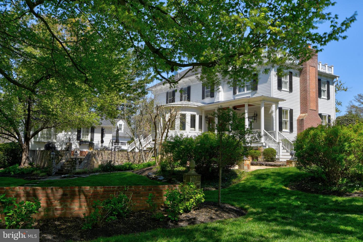 3634 CHAIN BRIDGE RD, FAIRFAX, Virginia 22030, 4 Bedrooms Bedrooms, ,4 BathroomsBathrooms,Residential,For sale,3634 CHAIN BRIDGE RD,VAFC2006512 MLS # VAFC2006512