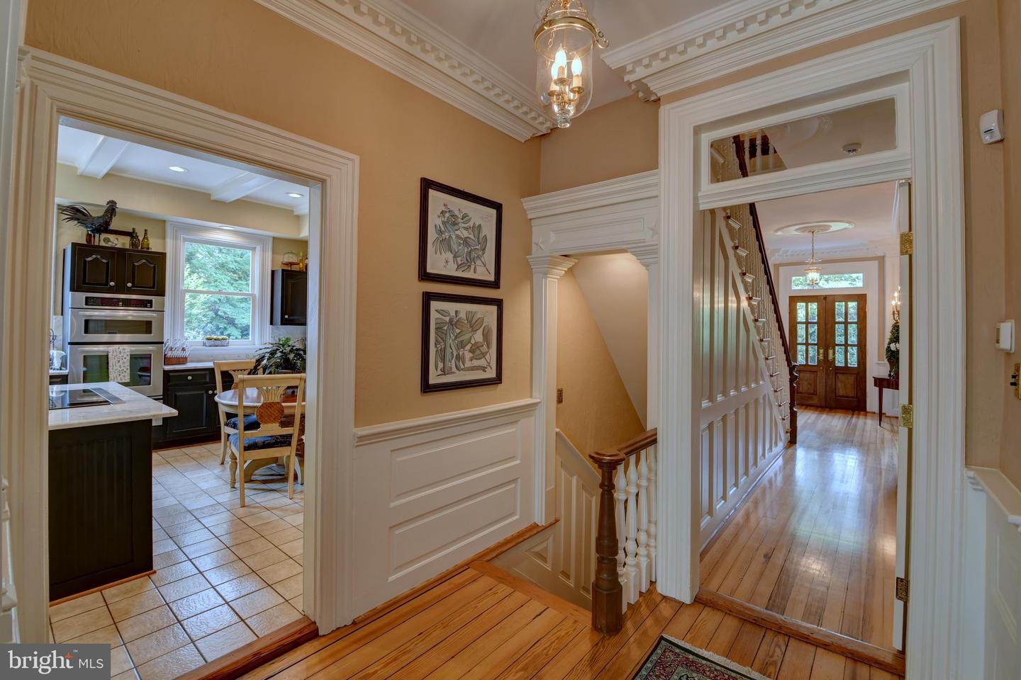 3634 CHAIN BRIDGE RD, FAIRFAX, Virginia 22030, 4 Bedrooms Bedrooms, ,4 BathroomsBathrooms,Residential,For sale,3634 CHAIN BRIDGE RD,VAFC2006512 MLS # VAFC2006512