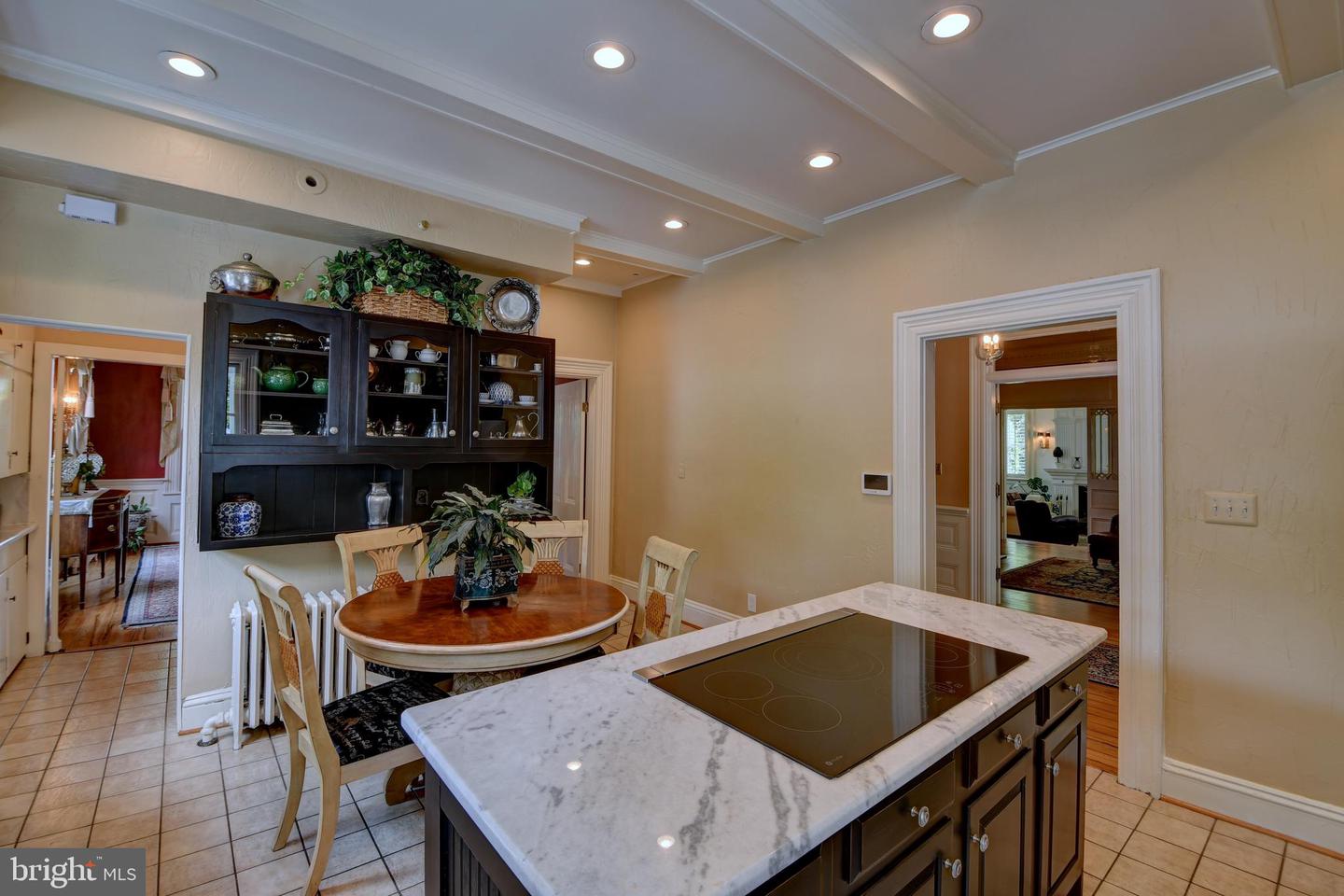 3634 CHAIN BRIDGE RD, FAIRFAX, Virginia 22030, 4 Bedrooms Bedrooms, ,4 BathroomsBathrooms,Residential,For sale,3634 CHAIN BRIDGE RD,VAFC2006512 MLS # VAFC2006512