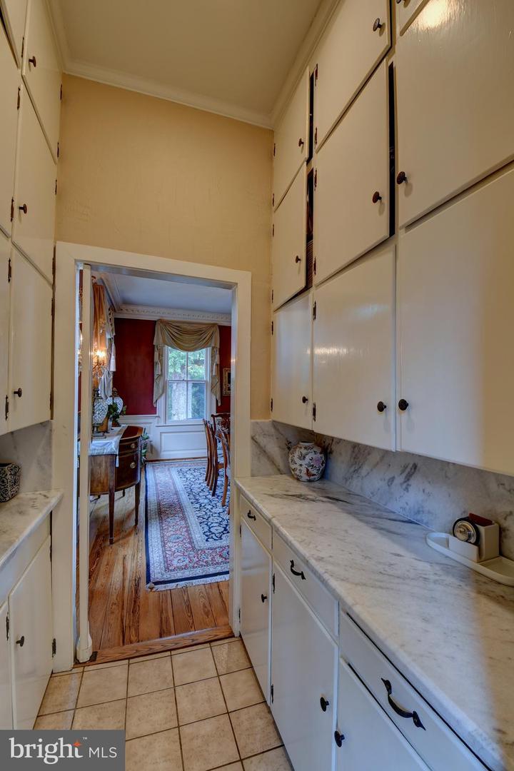 3634 CHAIN BRIDGE RD, FAIRFAX, Virginia 22030, 4 Bedrooms Bedrooms, ,4 BathroomsBathrooms,Residential,For sale,3634 CHAIN BRIDGE RD,VAFC2006512 MLS # VAFC2006512
