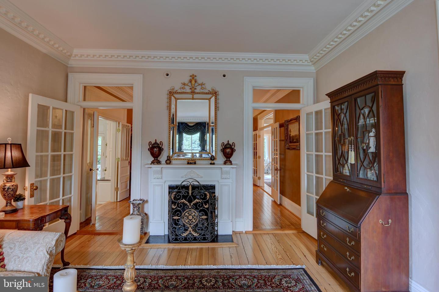 3634 CHAIN BRIDGE RD, FAIRFAX, Virginia 22030, 4 Bedrooms Bedrooms, ,4 BathroomsBathrooms,Residential,For sale,3634 CHAIN BRIDGE RD,VAFC2006512 MLS # VAFC2006512