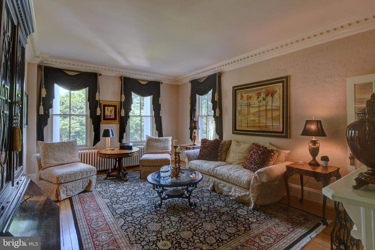 3634 CHAIN BRIDGE RD, FAIRFAX, Virginia 22030, 4 Bedrooms Bedrooms, ,4 BathroomsBathrooms,Residential,For sale,3634 CHAIN BRIDGE RD,VAFC2006512 MLS # VAFC2006512