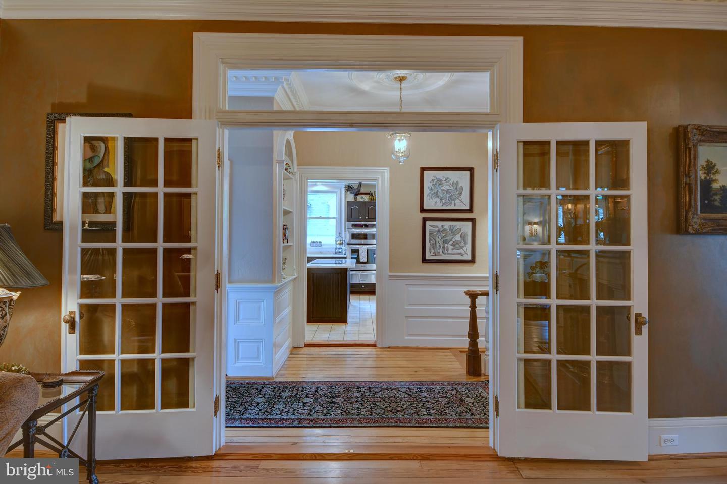 3634 CHAIN BRIDGE RD, FAIRFAX, Virginia 22030, 4 Bedrooms Bedrooms, ,4 BathroomsBathrooms,Residential,For sale,3634 CHAIN BRIDGE RD,VAFC2006512 MLS # VAFC2006512