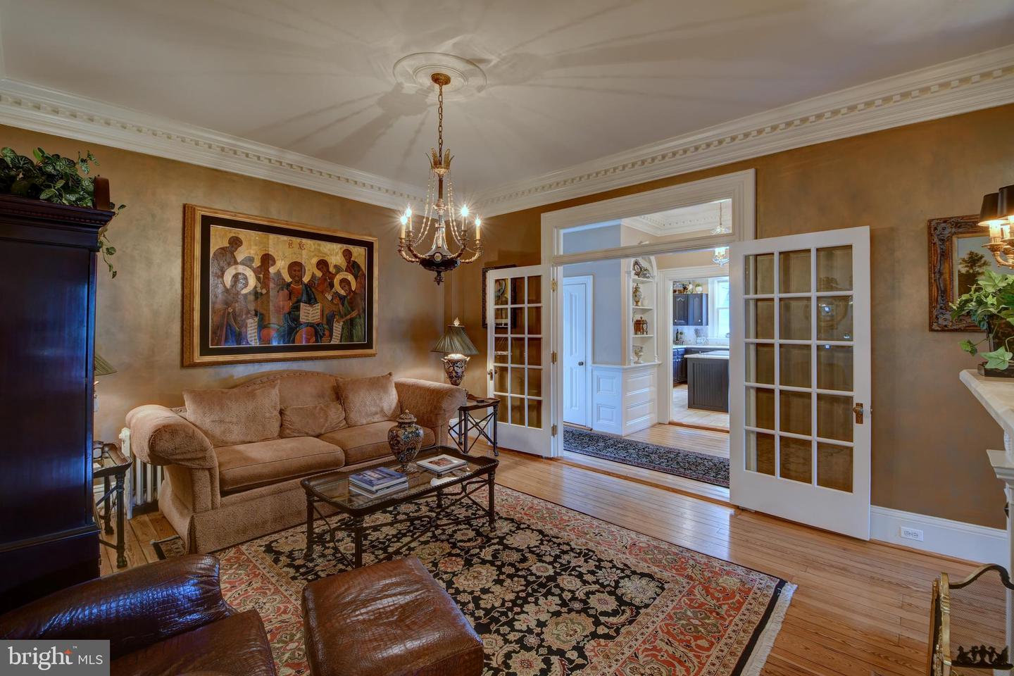 3634 CHAIN BRIDGE RD, FAIRFAX, Virginia 22030, 4 Bedrooms Bedrooms, ,4 BathroomsBathrooms,Residential,For sale,3634 CHAIN BRIDGE RD,VAFC2006512 MLS # VAFC2006512