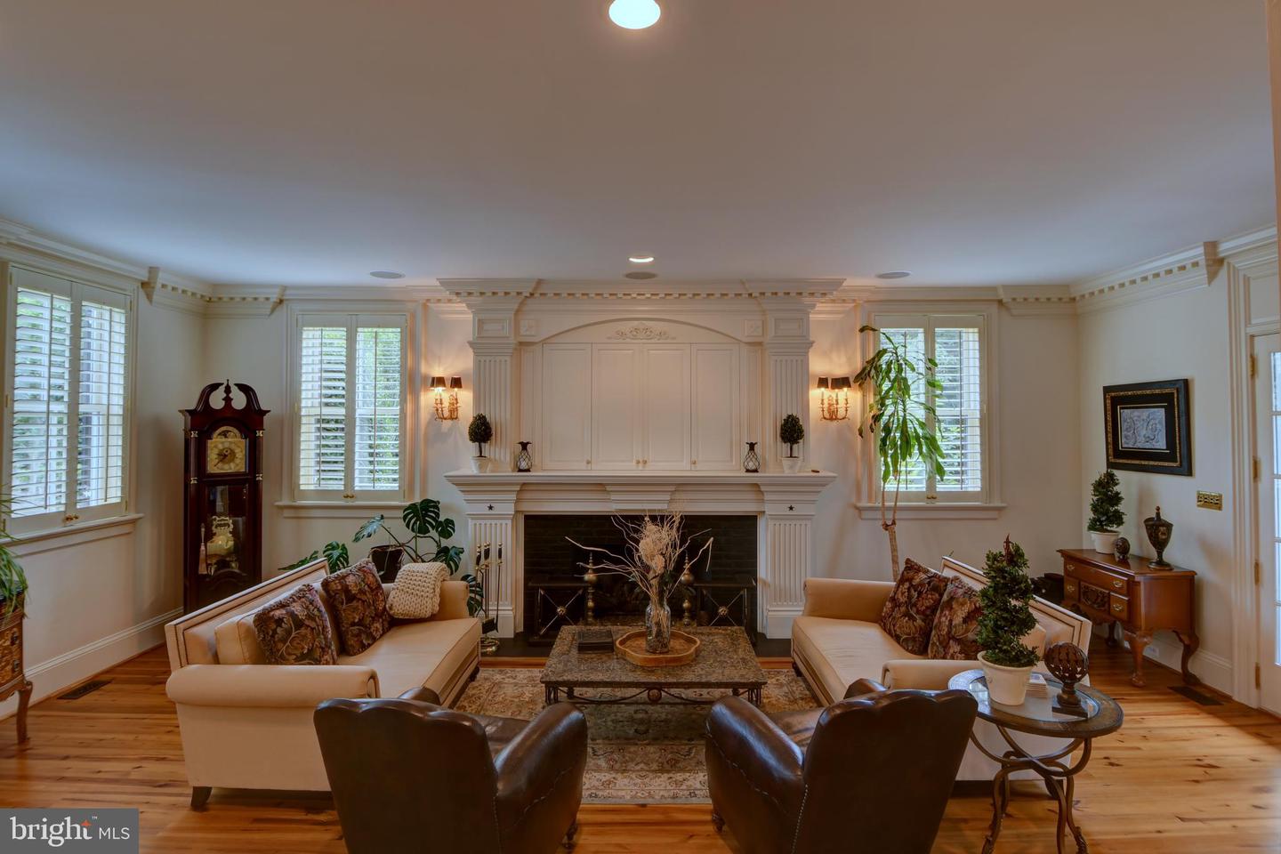 3634 CHAIN BRIDGE RD, FAIRFAX, Virginia 22030, 4 Bedrooms Bedrooms, ,4 BathroomsBathrooms,Residential,For sale,3634 CHAIN BRIDGE RD,VAFC2006512 MLS # VAFC2006512
