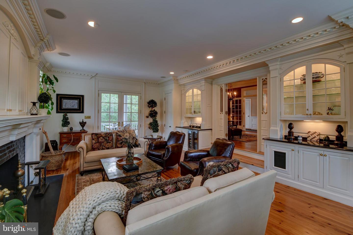 3634 CHAIN BRIDGE RD, FAIRFAX, Virginia 22030, 4 Bedrooms Bedrooms, ,4 BathroomsBathrooms,Residential,For sale,3634 CHAIN BRIDGE RD,VAFC2006512 MLS # VAFC2006512