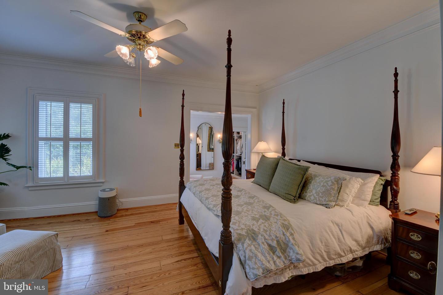 3634 CHAIN BRIDGE RD, FAIRFAX, Virginia 22030, 4 Bedrooms Bedrooms, ,4 BathroomsBathrooms,Residential,For sale,3634 CHAIN BRIDGE RD,VAFC2006512 MLS # VAFC2006512