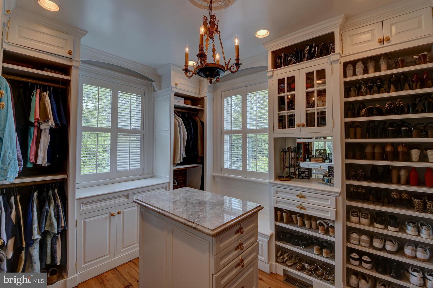 3634 CHAIN BRIDGE RD, FAIRFAX, Virginia 22030, 4 Bedrooms Bedrooms, ,4 BathroomsBathrooms,Residential,For sale,3634 CHAIN BRIDGE RD,VAFC2006512 MLS # VAFC2006512