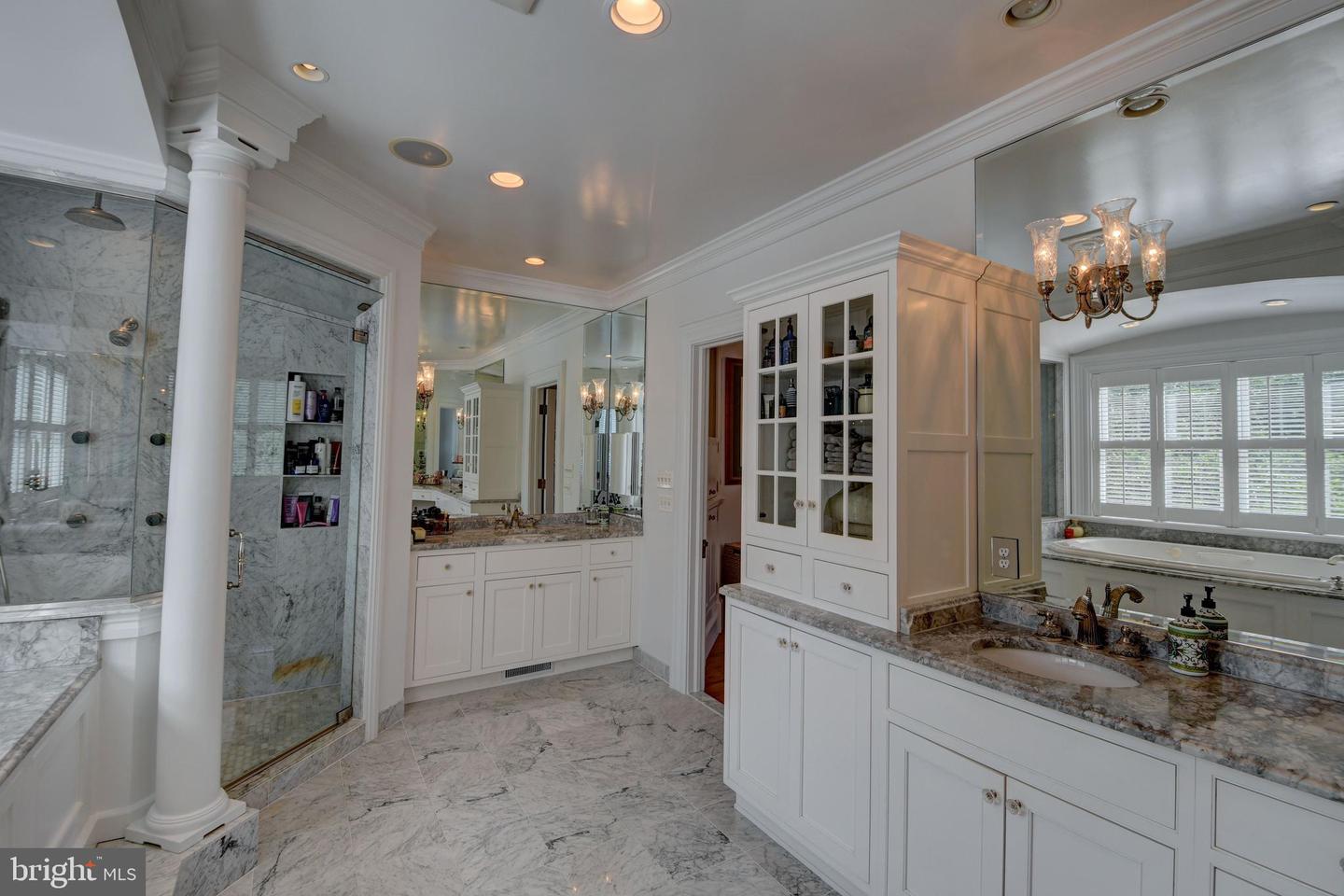 3634 CHAIN BRIDGE RD, FAIRFAX, Virginia 22030, 4 Bedrooms Bedrooms, ,4 BathroomsBathrooms,Residential,For sale,3634 CHAIN BRIDGE RD,VAFC2006512 MLS # VAFC2006512