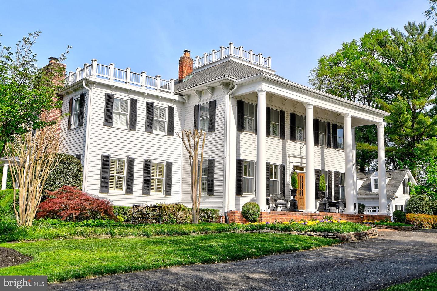3634 CHAIN BRIDGE RD, FAIRFAX, Virginia 22030, 4 Bedrooms Bedrooms, ,4 BathroomsBathrooms,Residential,For sale,3634 CHAIN BRIDGE RD,VAFC2006512 MLS # VAFC2006512