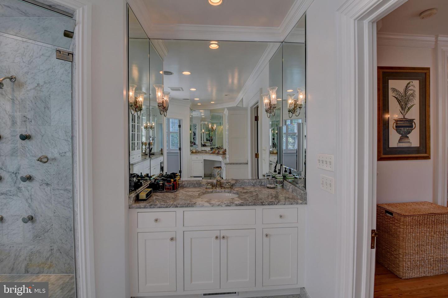 3634 CHAIN BRIDGE RD, FAIRFAX, Virginia 22030, 4 Bedrooms Bedrooms, ,4 BathroomsBathrooms,Residential,For sale,3634 CHAIN BRIDGE RD,VAFC2006512 MLS # VAFC2006512