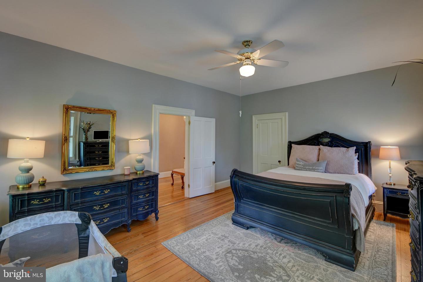 3634 CHAIN BRIDGE RD, FAIRFAX, Virginia 22030, 4 Bedrooms Bedrooms, ,4 BathroomsBathrooms,Residential,For sale,3634 CHAIN BRIDGE RD,VAFC2006512 MLS # VAFC2006512