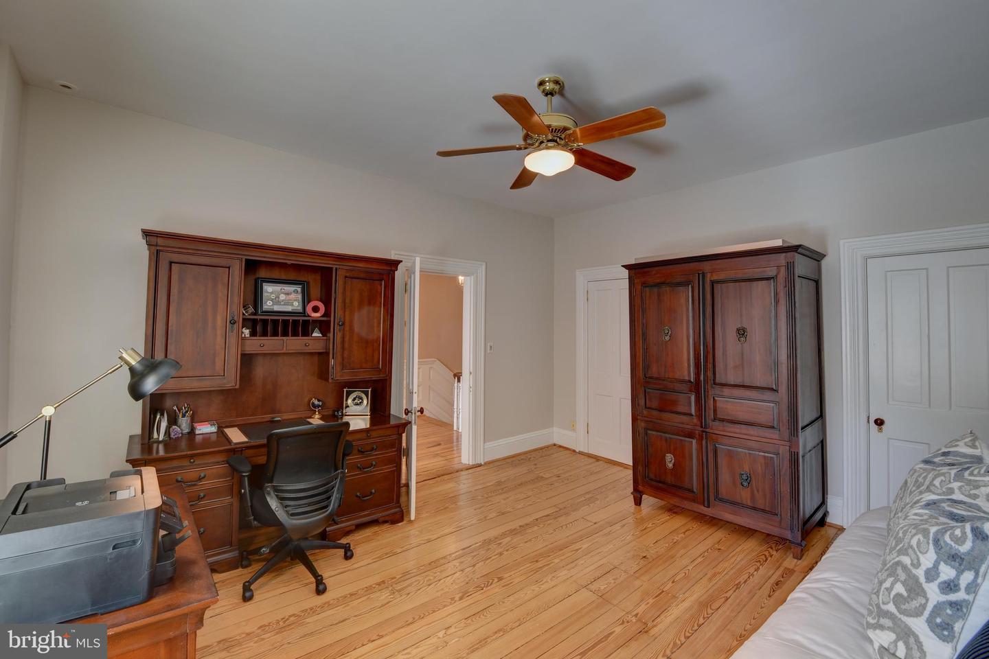 3634 CHAIN BRIDGE RD, FAIRFAX, Virginia 22030, 4 Bedrooms Bedrooms, ,4 BathroomsBathrooms,Residential,For sale,3634 CHAIN BRIDGE RD,VAFC2006512 MLS # VAFC2006512