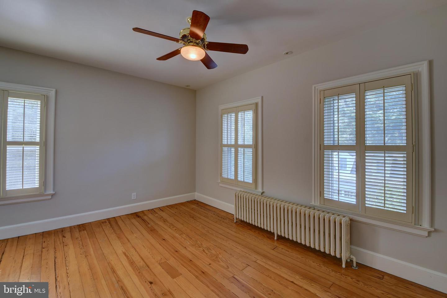 3634 CHAIN BRIDGE RD, FAIRFAX, Virginia 22030, 4 Bedrooms Bedrooms, ,4 BathroomsBathrooms,Residential,For sale,3634 CHAIN BRIDGE RD,VAFC2006512 MLS # VAFC2006512