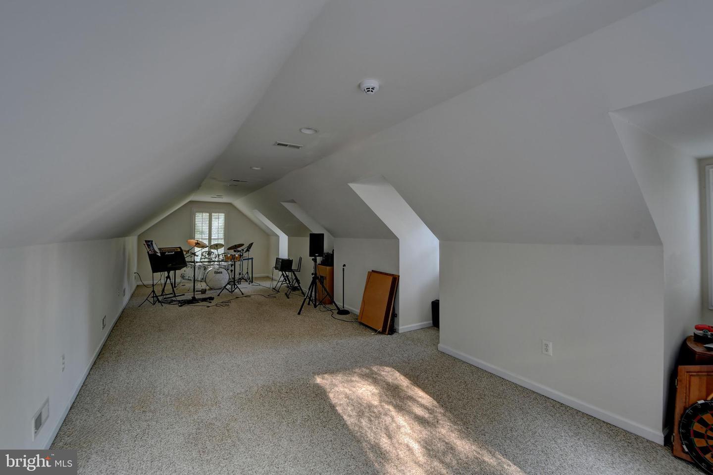 3634 CHAIN BRIDGE RD, FAIRFAX, Virginia 22030, 4 Bedrooms Bedrooms, ,4 BathroomsBathrooms,Residential,For sale,3634 CHAIN BRIDGE RD,VAFC2006512 MLS # VAFC2006512