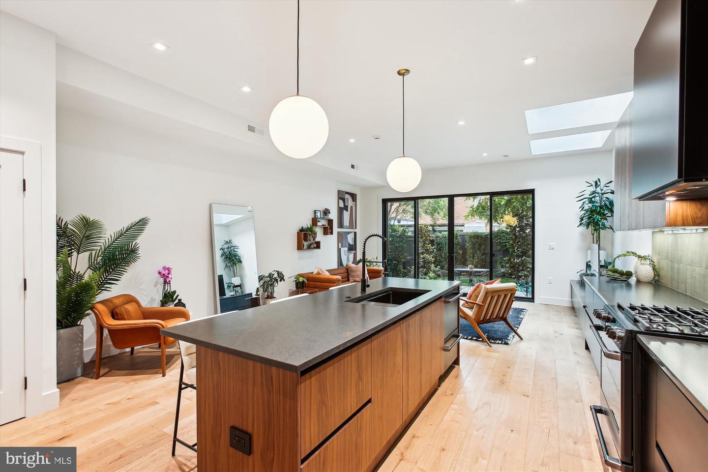 1440 S ST NW, WASHINGTON, District Of Columbia 20009, 3 Bedrooms Bedrooms, ,2 BathroomsBathrooms,Residential,For sale,1440 S ST NW,DCDC2206874 MLS # DCDC2206874
