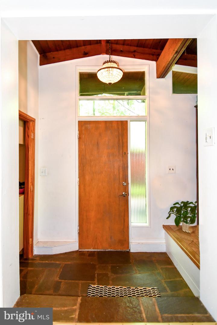 3321 HARTWELL CT, FALLS CHURCH, Virginia 22042, 4 Bedrooms Bedrooms, ,2 BathroomsBathrooms,Residential,For sale,3321 HARTWELL CT,VAFX2249388 MLS # VAFX2249388