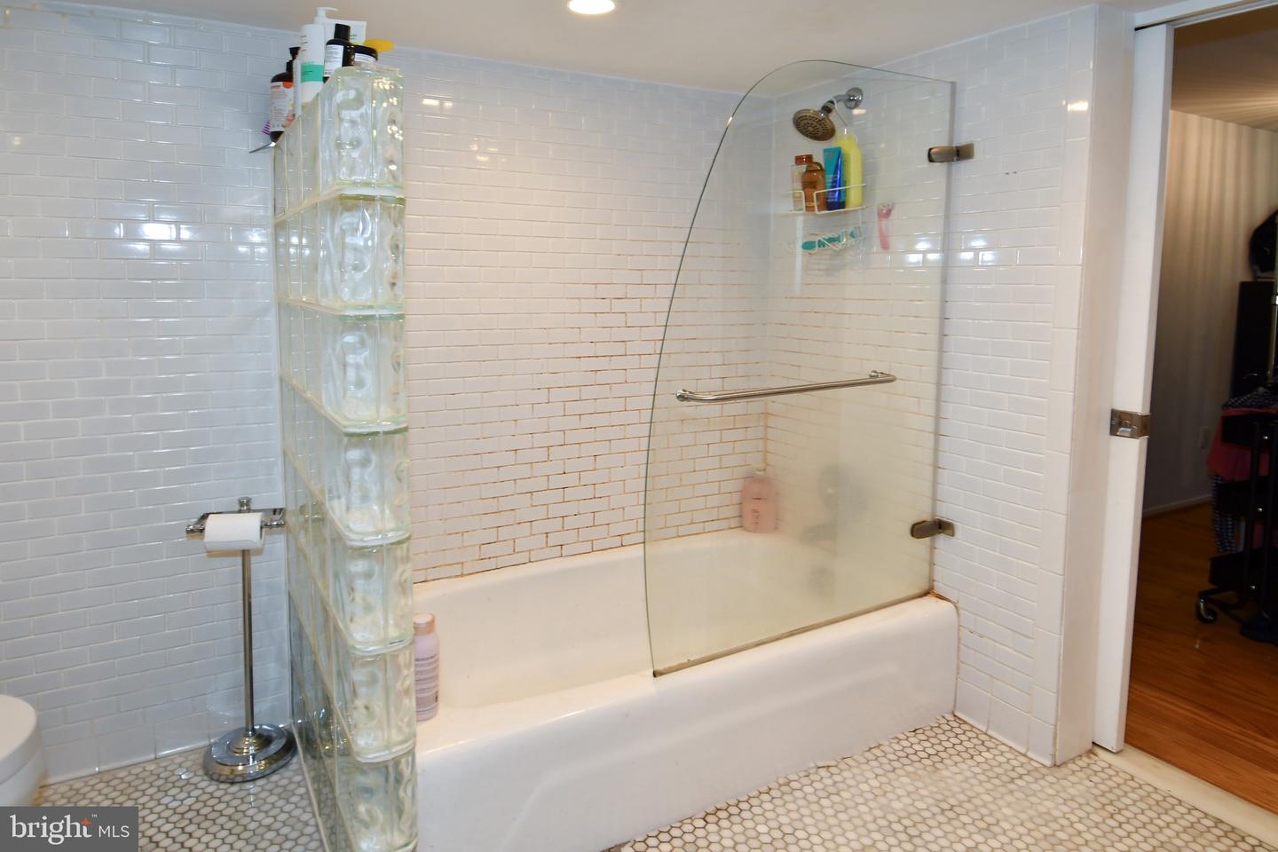 3321 HARTWELL CT, FALLS CHURCH, Virginia 22042, 4 Bedrooms Bedrooms, ,2 BathroomsBathrooms,Residential,For sale,3321 HARTWELL CT,VAFX2249388 MLS # VAFX2249388