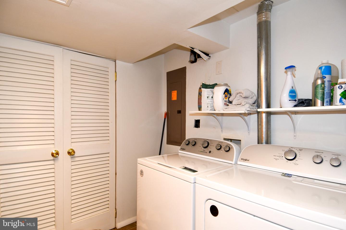3321 HARTWELL CT, FALLS CHURCH, Virginia 22042, 4 Bedrooms Bedrooms, ,2 BathroomsBathrooms,Residential,For sale,3321 HARTWELL CT,VAFX2249388 MLS # VAFX2249388