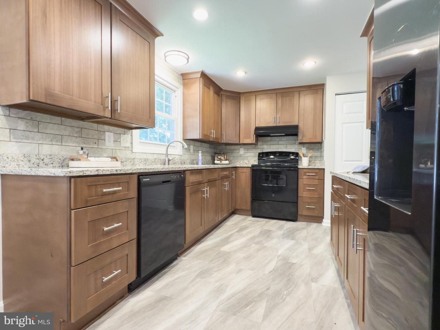 5646 MOUNT BURNSIDE WAY, BURKE, Virginia 22015, 4 Bedrooms Bedrooms, ,3 BathroomsBathrooms,Residential,For sale,5646 MOUNT BURNSIDE WAY,VAFX2249432 MLS # VAFX2249432