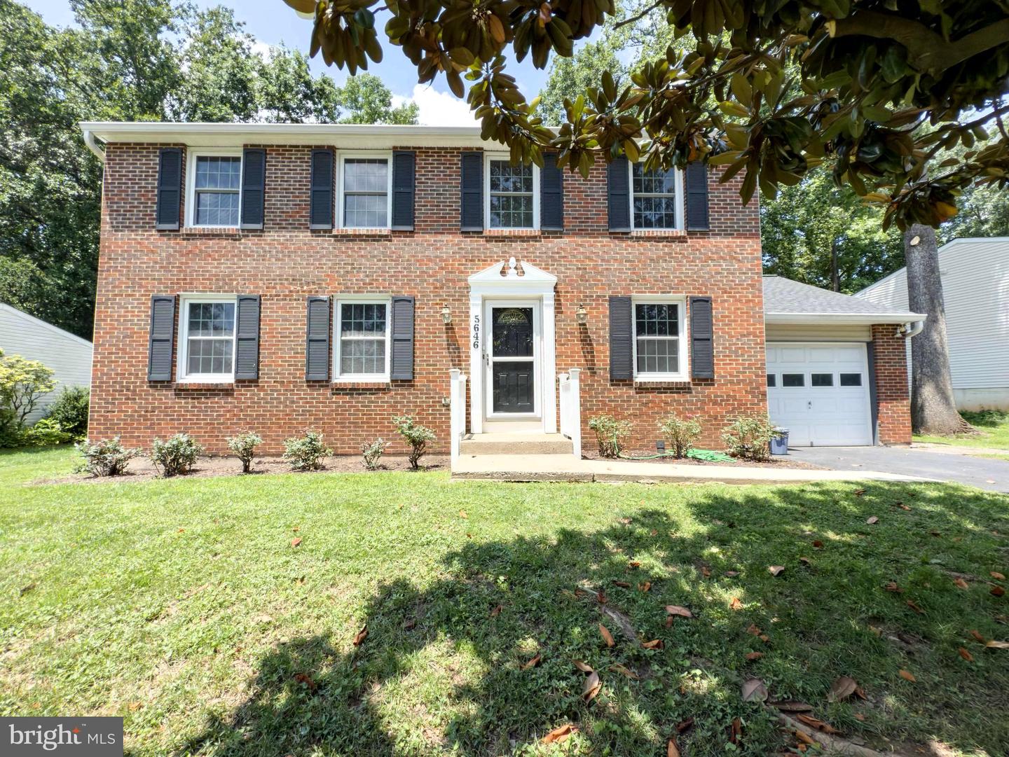 5646 MOUNT BURNSIDE WAY, BURKE, Virginia 22015, 4 Bedrooms Bedrooms, ,3 BathroomsBathrooms,Residential,For sale,5646 MOUNT BURNSIDE WAY,VAFX2249432 MLS # VAFX2249432