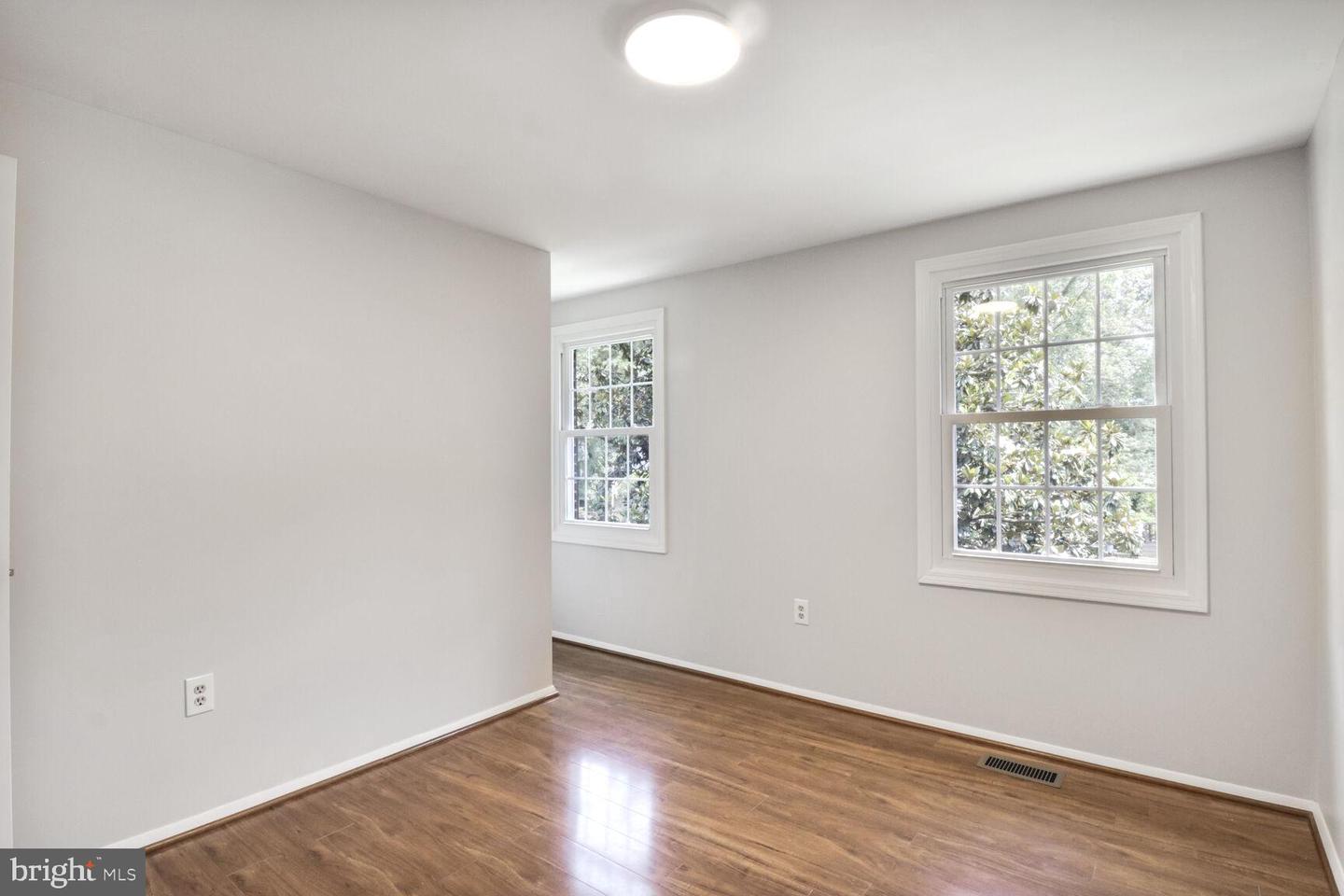 5646 MOUNT BURNSIDE WAY, BURKE, Virginia 22015, 4 Bedrooms Bedrooms, ,3 BathroomsBathrooms,Residential,For sale,5646 MOUNT BURNSIDE WAY,VAFX2249432 MLS # VAFX2249432