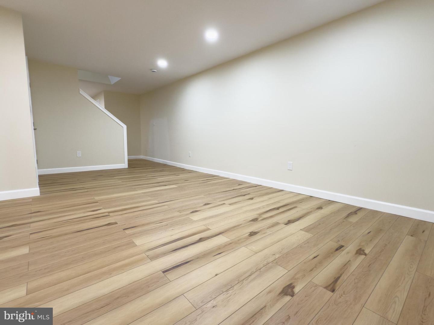 5646 MOUNT BURNSIDE WAY, BURKE, Virginia 22015, 4 Bedrooms Bedrooms, ,3 BathroomsBathrooms,Residential,For sale,5646 MOUNT BURNSIDE WAY,VAFX2249432 MLS # VAFX2249432