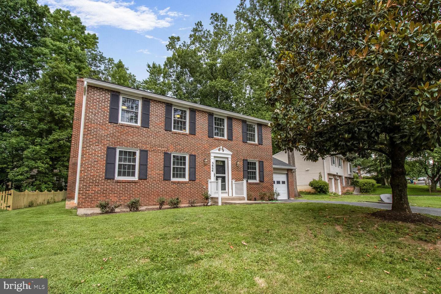5646 MOUNT BURNSIDE WAY, BURKE, Virginia 22015, 4 Bedrooms Bedrooms, ,3 BathroomsBathrooms,Residential,For sale,5646 MOUNT BURNSIDE WAY,VAFX2249432 MLS # VAFX2249432