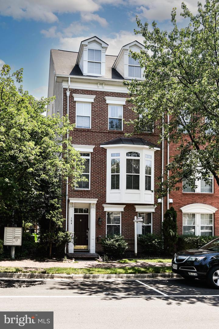 154 CAMERON STATION BLVD, ALEXANDRIA, Virginia 22304, 3 Bedrooms Bedrooms, ,3 BathroomsBathrooms,Residential,For sale,154 CAMERON STATION BLVD,VAAX2046822 MLS # VAAX2046822